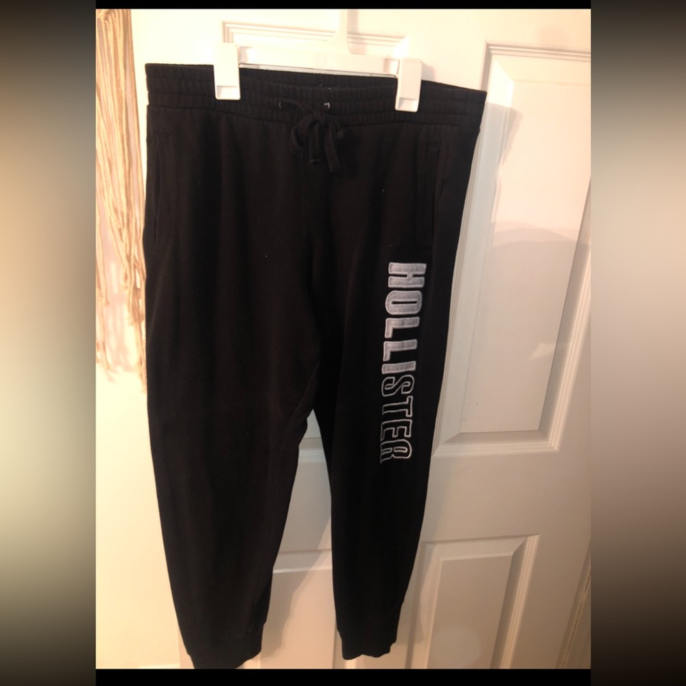 Black Hollister sweatpants